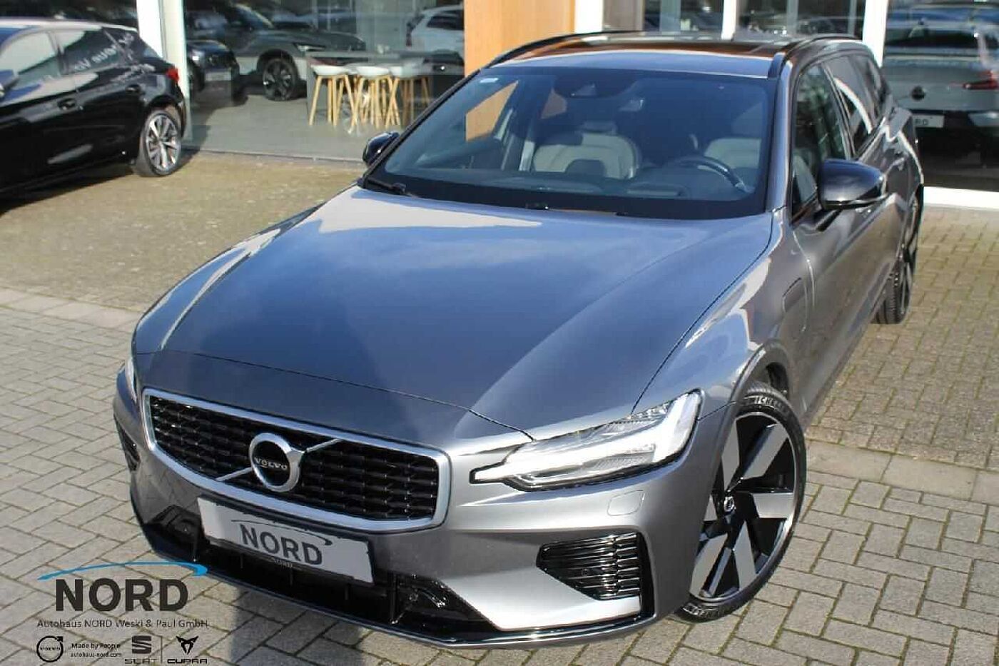 Volvo  T8 R Design Plug-In Hybrid AWD/Head-Up/Pano