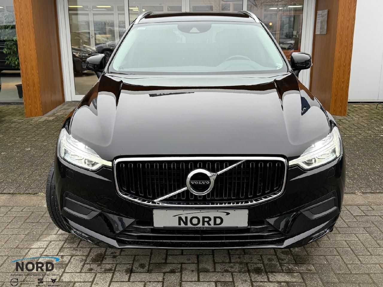 Volvo  D4 Gear. Momentum Pro 2WD/AHK/Cam/BLIS/ACC