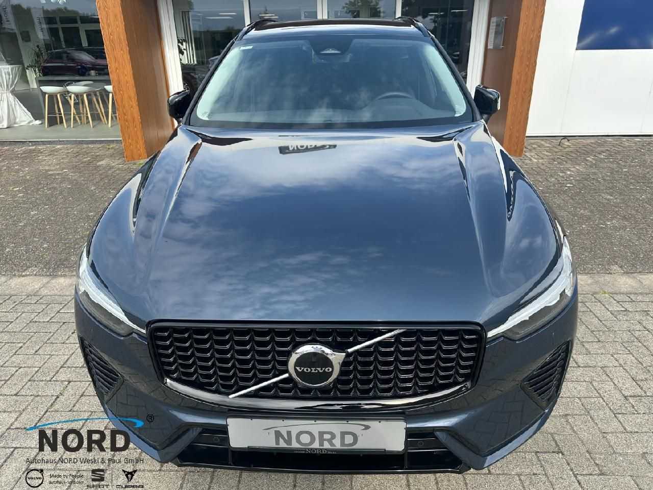 Volvo  B4D Plus Dark AWD/Standh. /HarmanKardon/Blis