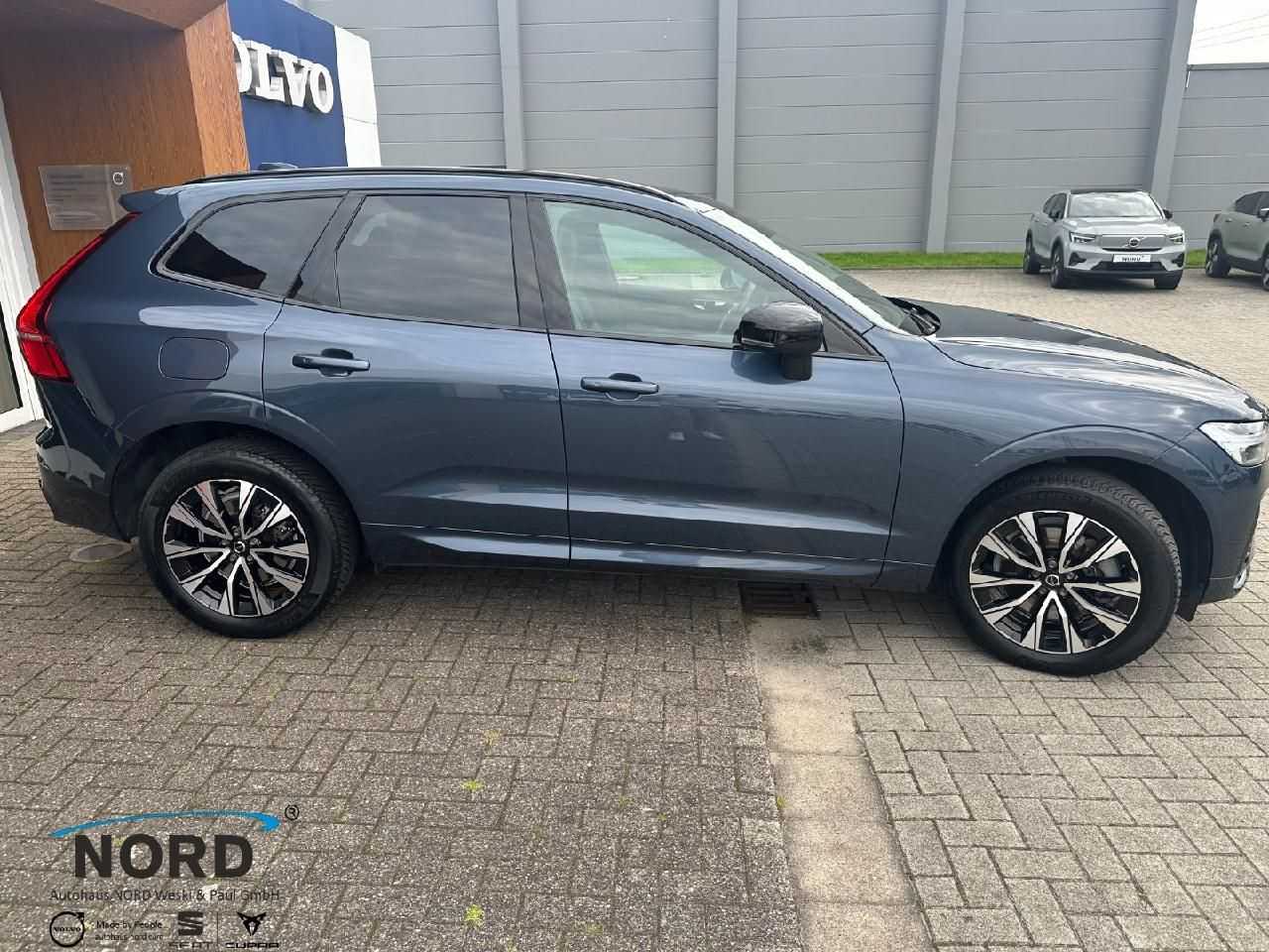 Volvo  B4D Plus Dark AWD/Standh. /HarmanKardon/Blis