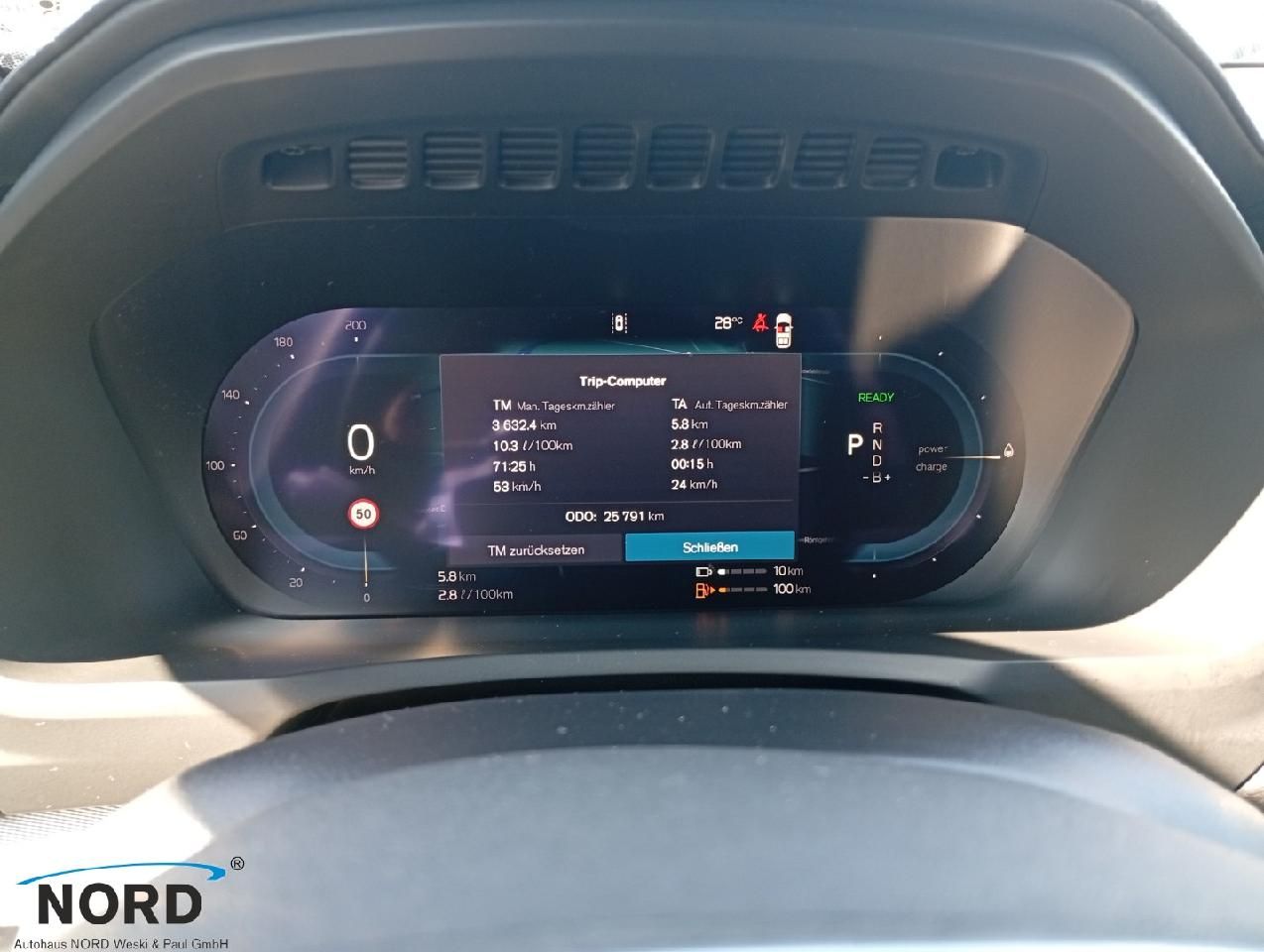 Volvo  Ultra Dark T8 Plug-In Hybrid AWD/B&W/22