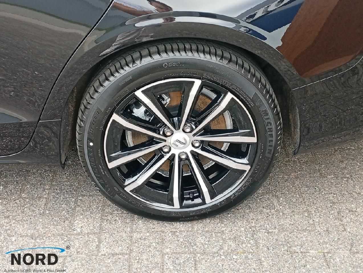 Volvo  T6 Plus Dark Plug-In Hybrid AWD/Leder