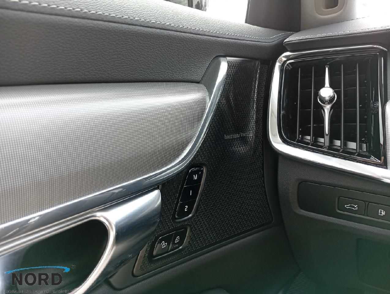 Volvo  T8 Ultimate Dark Plug-In Hybrid AWD