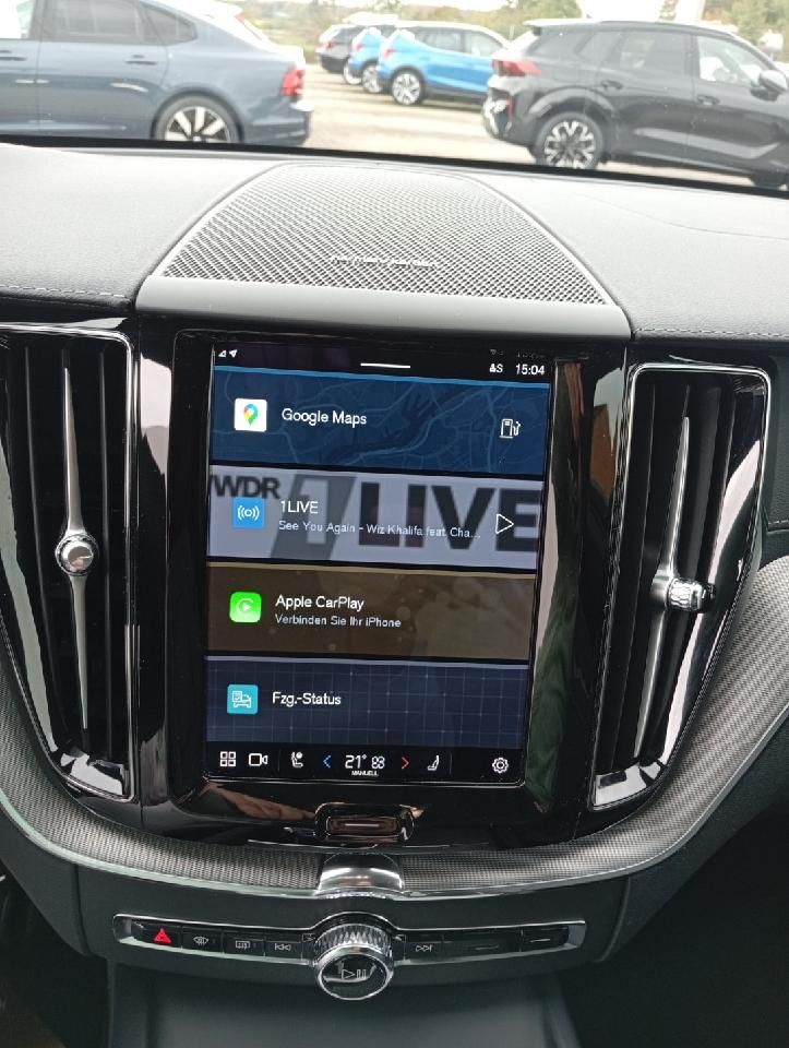 Volvo  B4D Gear. Ultimate Dark AWD/Head-UP/Pano-D.