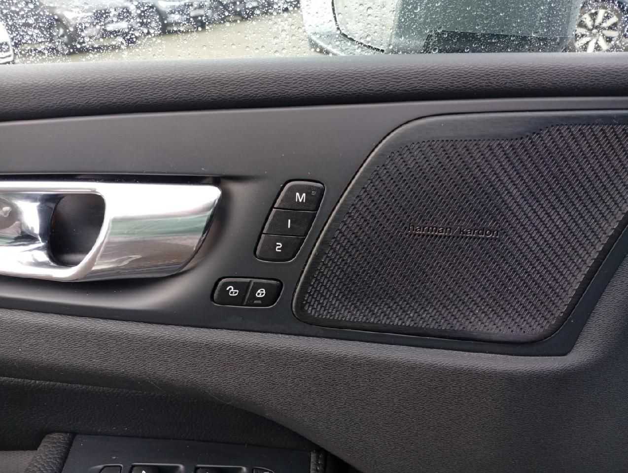 Volvo  D4 Gear. Inscription 2WD/AHK/BLIS/ACC/360°