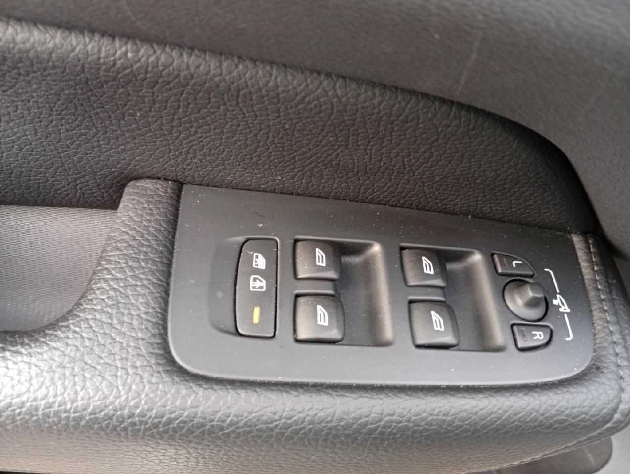 Volvo  D4 Gear. Inscription 2WD/AHK/BLIS/ACC/360°