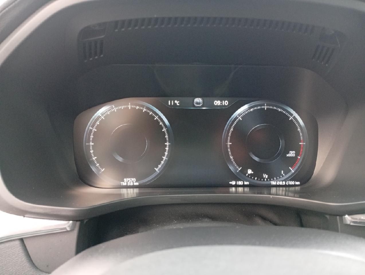Volvo  D4 Gear. Inscription 2WD/AHK/BLIS/ACC/360°