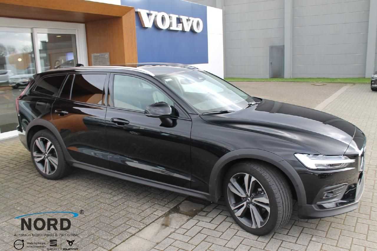 Volvo  V60 Cross Country Cross Country Plus, B4 AWD Mild-Hybrid, Diesel