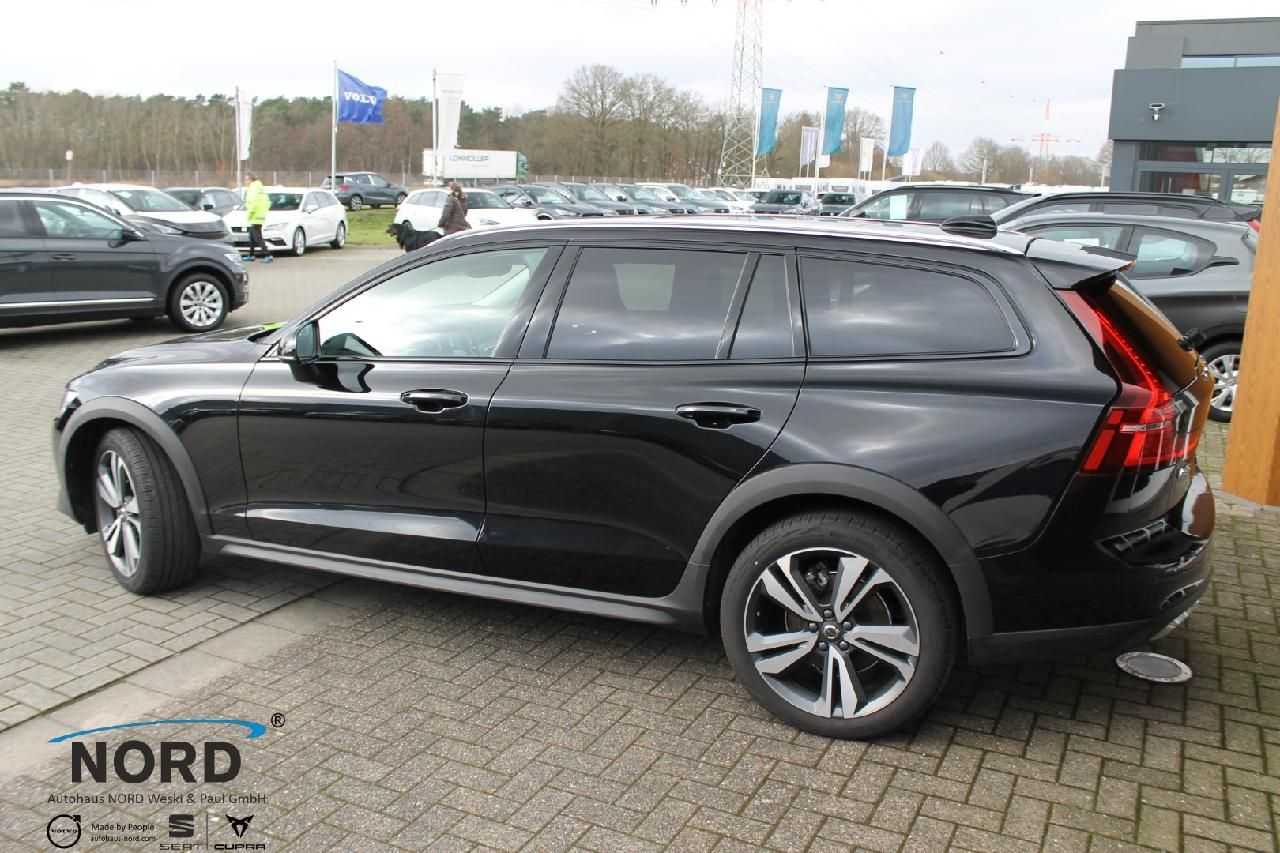 Volvo  V60 Cross Country Cross Country Plus, B4 AWD Mild-Hybrid, Diesel