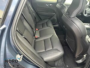 Volvo  B4D Plus Dark AWD/Standh. /HarmanKardon/Blis