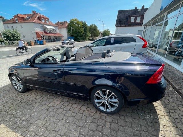 Volvo  Cabriolet D4 Momentum