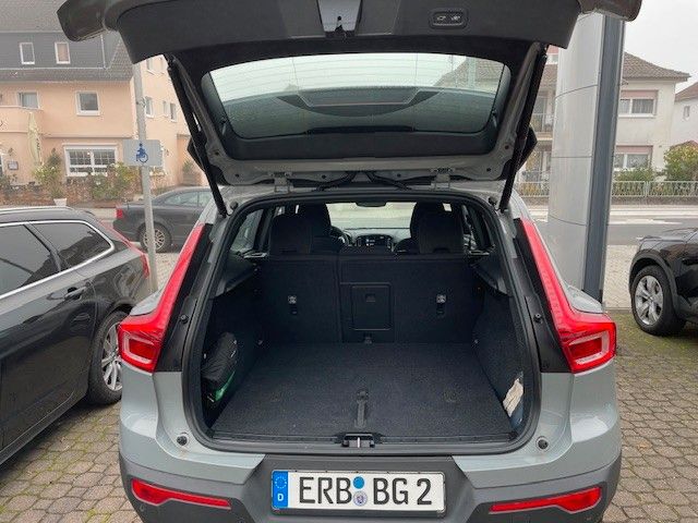 Volvo  XC40 Plus Dark 2WD