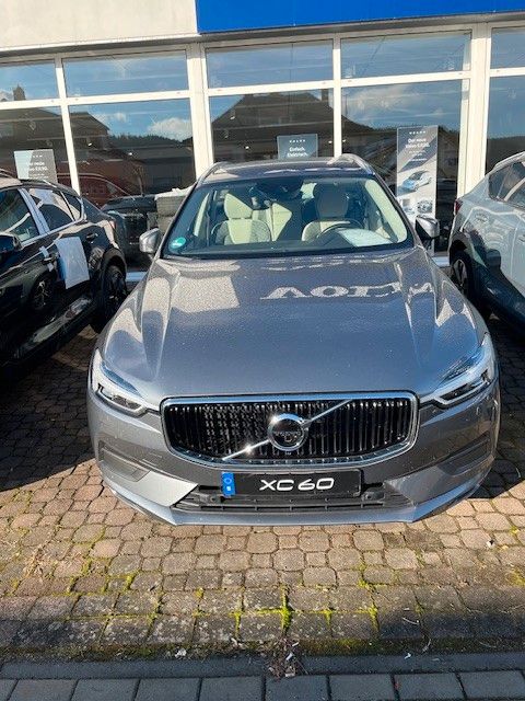 Volvo  XC60 Momentum Pro AWD