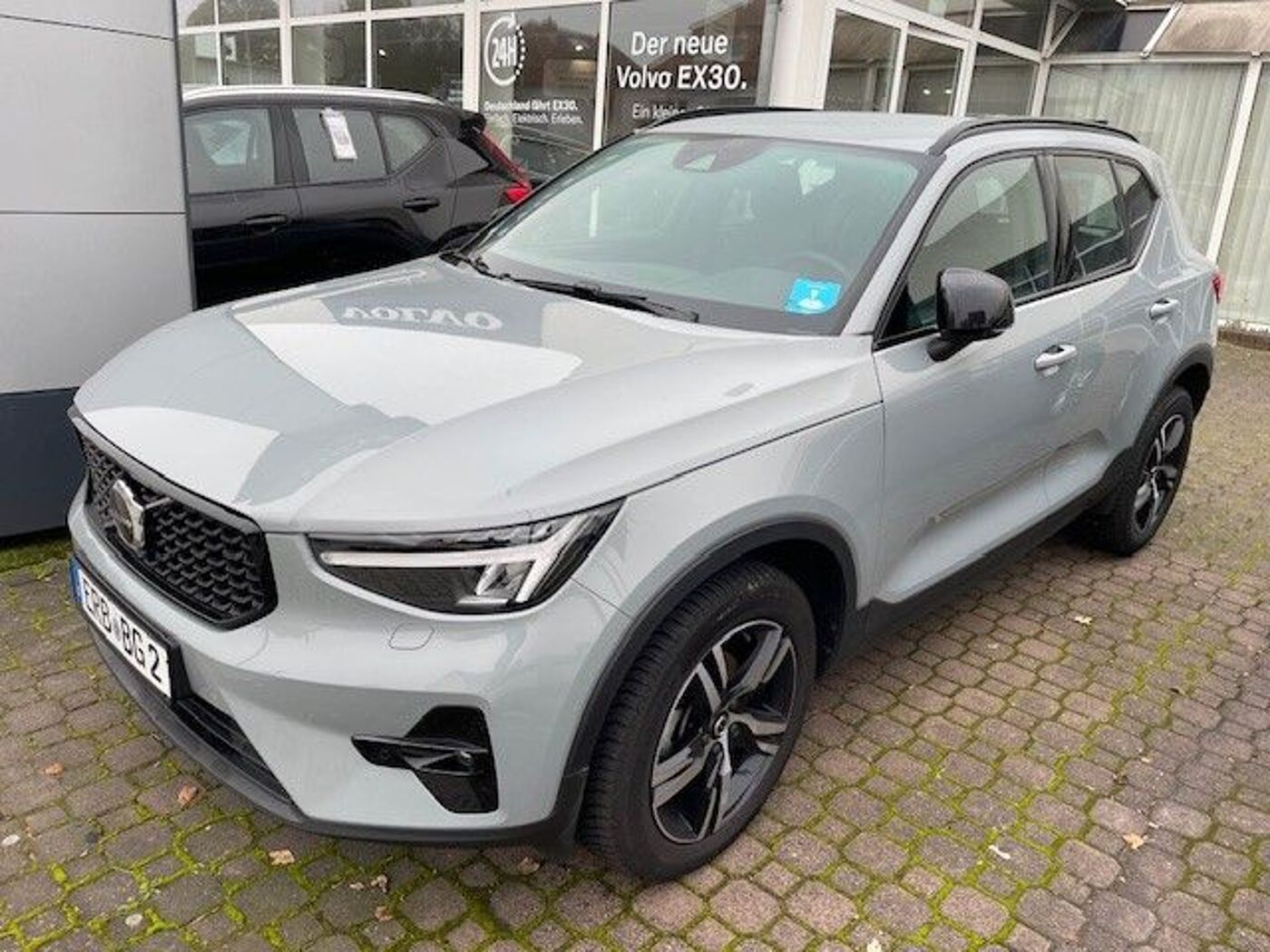 Volvo  XC40 Plus Dark 2WD