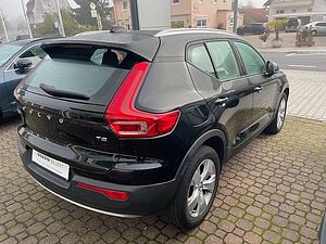 Volvo  XC40 Momentum Pro 2WD