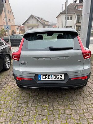 Volvo  XC40 Plus Dark 2WD