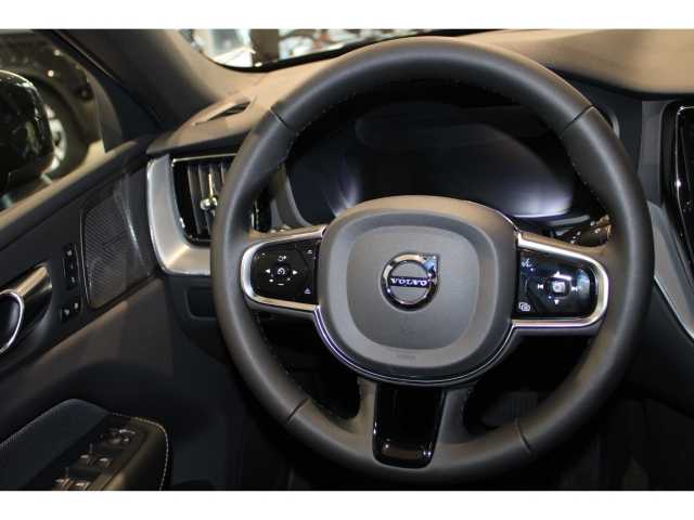Volvo  T6 Recharge Plus Dark AWD Panoramadach 360Grad-Kamera