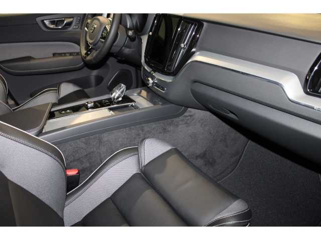 Volvo  T6 Recharge Plus Dark AWD Panoramadach 360Grad-Kamera