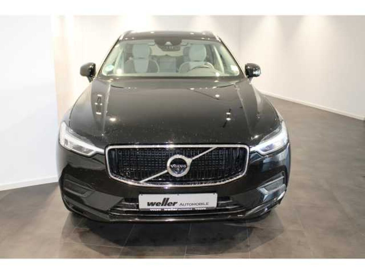 Volvo  D4 ''Momentum''   AWD LED 360Grad-Kamera Panoramadach