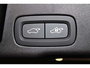 Volvo  T6 Recharge Plus Dark AWD Panoramadach 360Grad-Kamera
