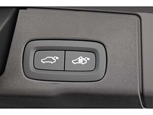 Volvo  T8 Plus Black Edition B&W Sound. 360°Kamera Panoramadach