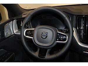 Volvo  T8 Plus Black Edition B&W Sound. 360°Kamera Panoramadach