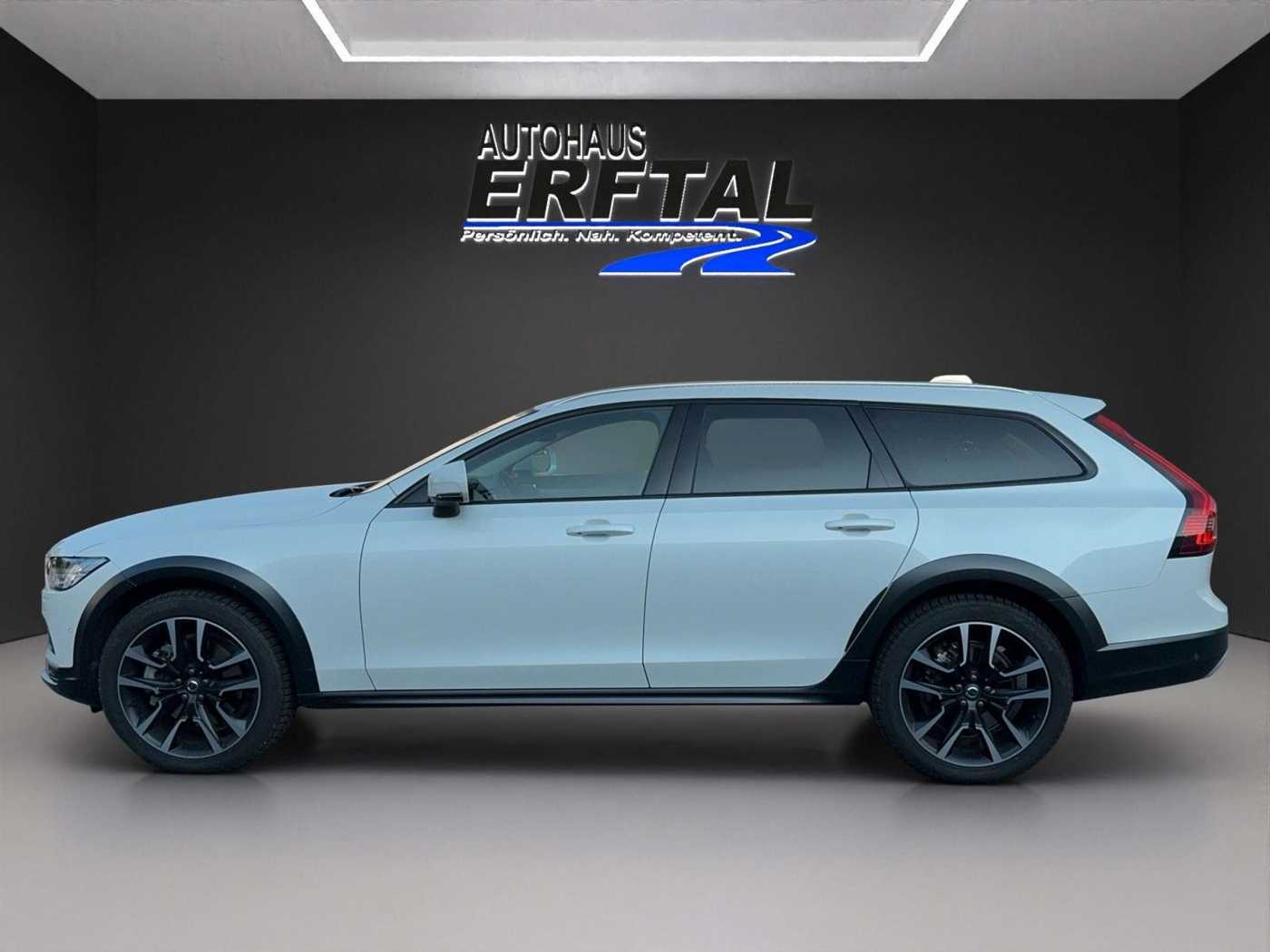 Volvo  V90 B4 Diesel Cross Country Plus AWD