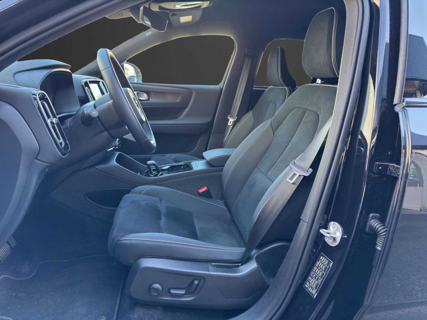 Volvo  Single Extended Range Plus Black Edition