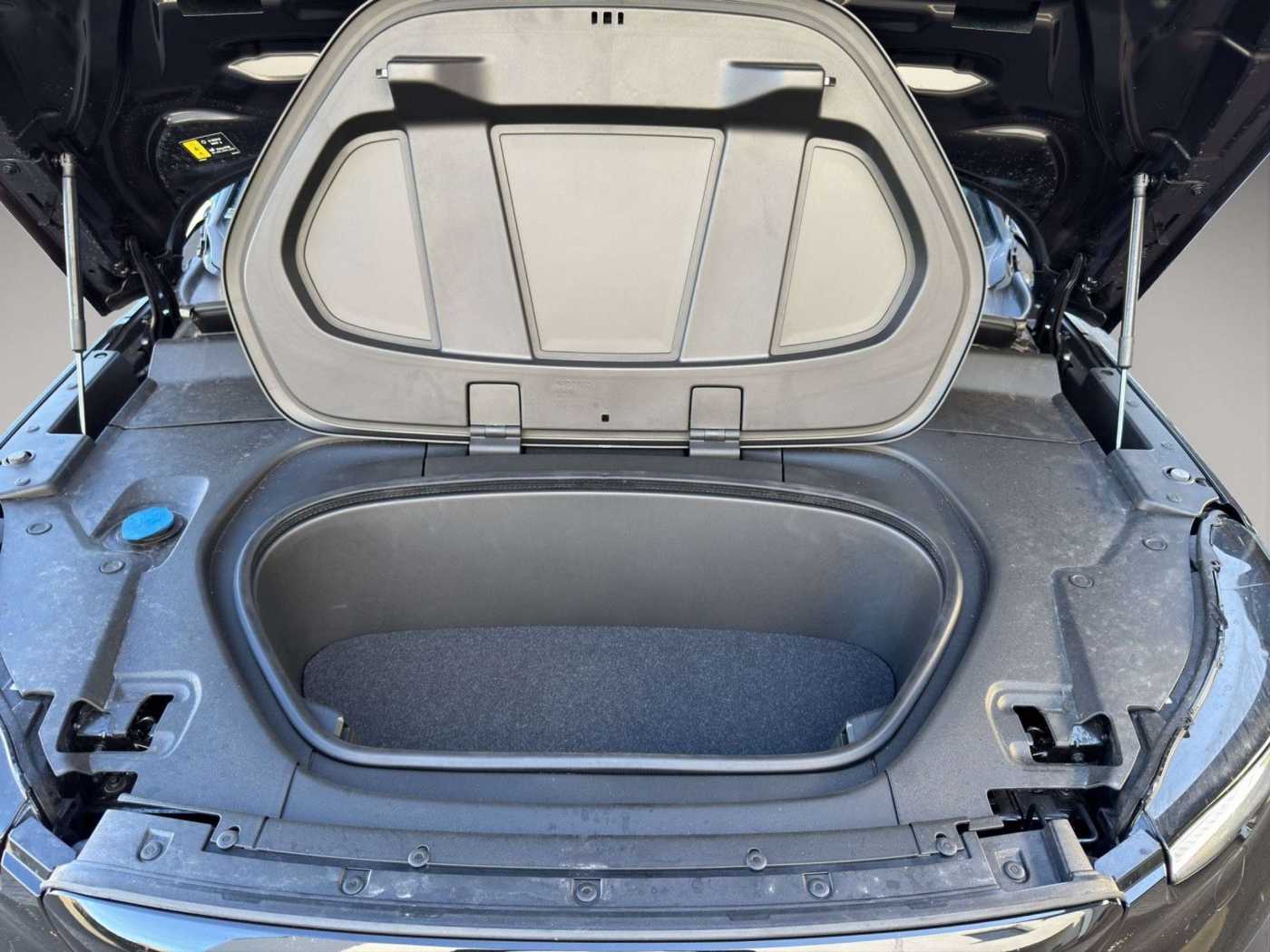 Volvo  Single Extended Range Plus Black Edition