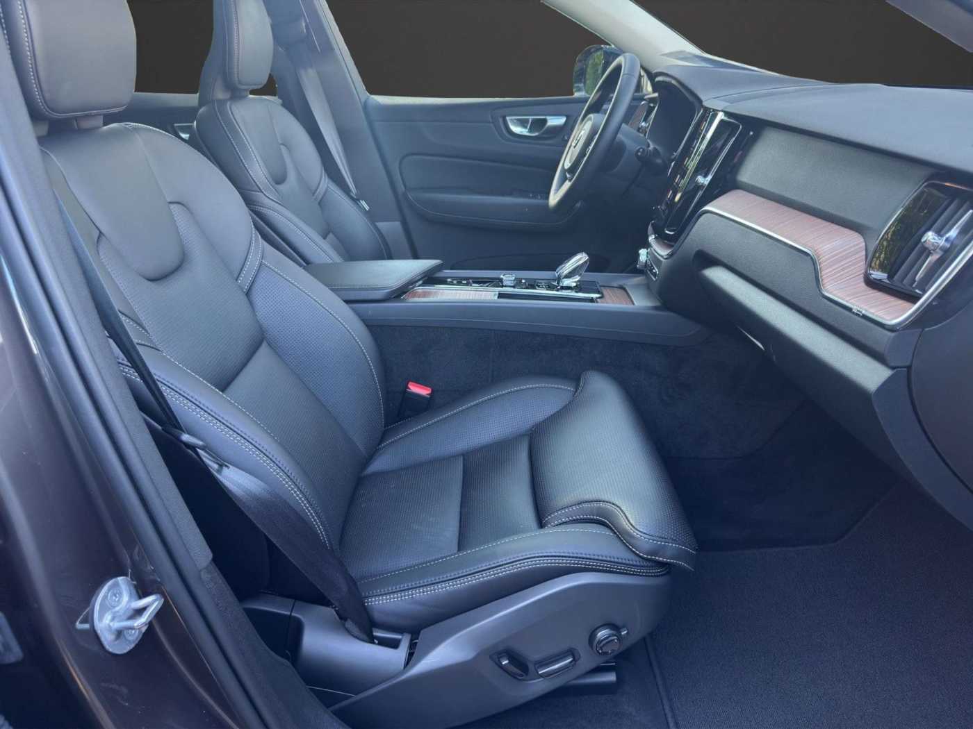 Volvo  T6 AWD Recharge Plus Dark