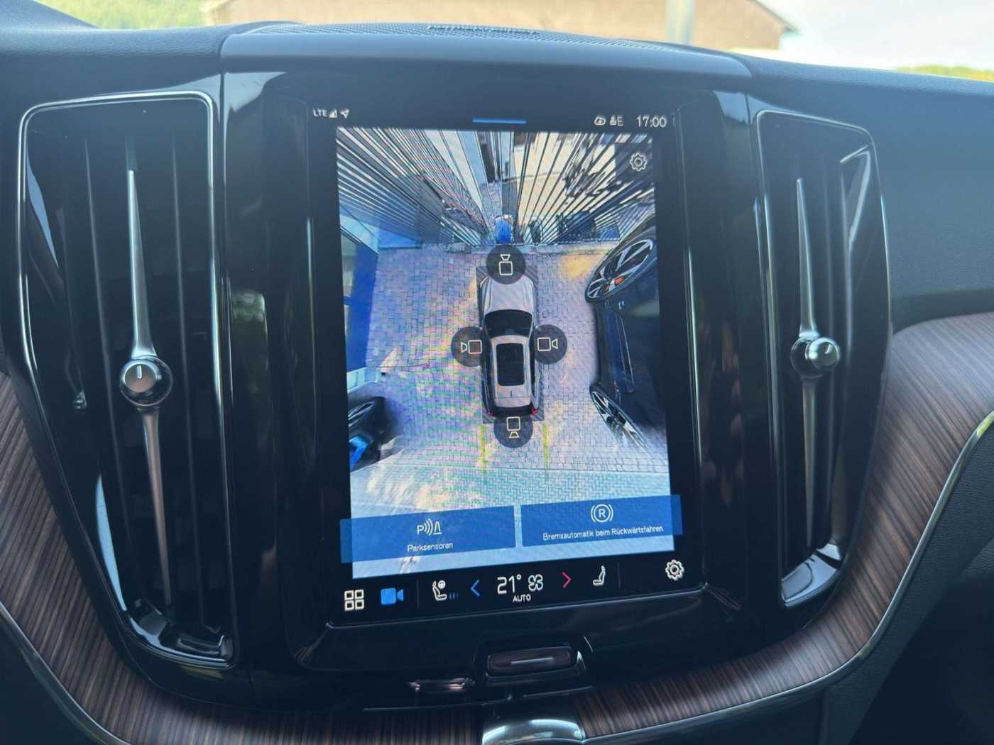 Volvo  T6 AWD Recharge Plus Dark