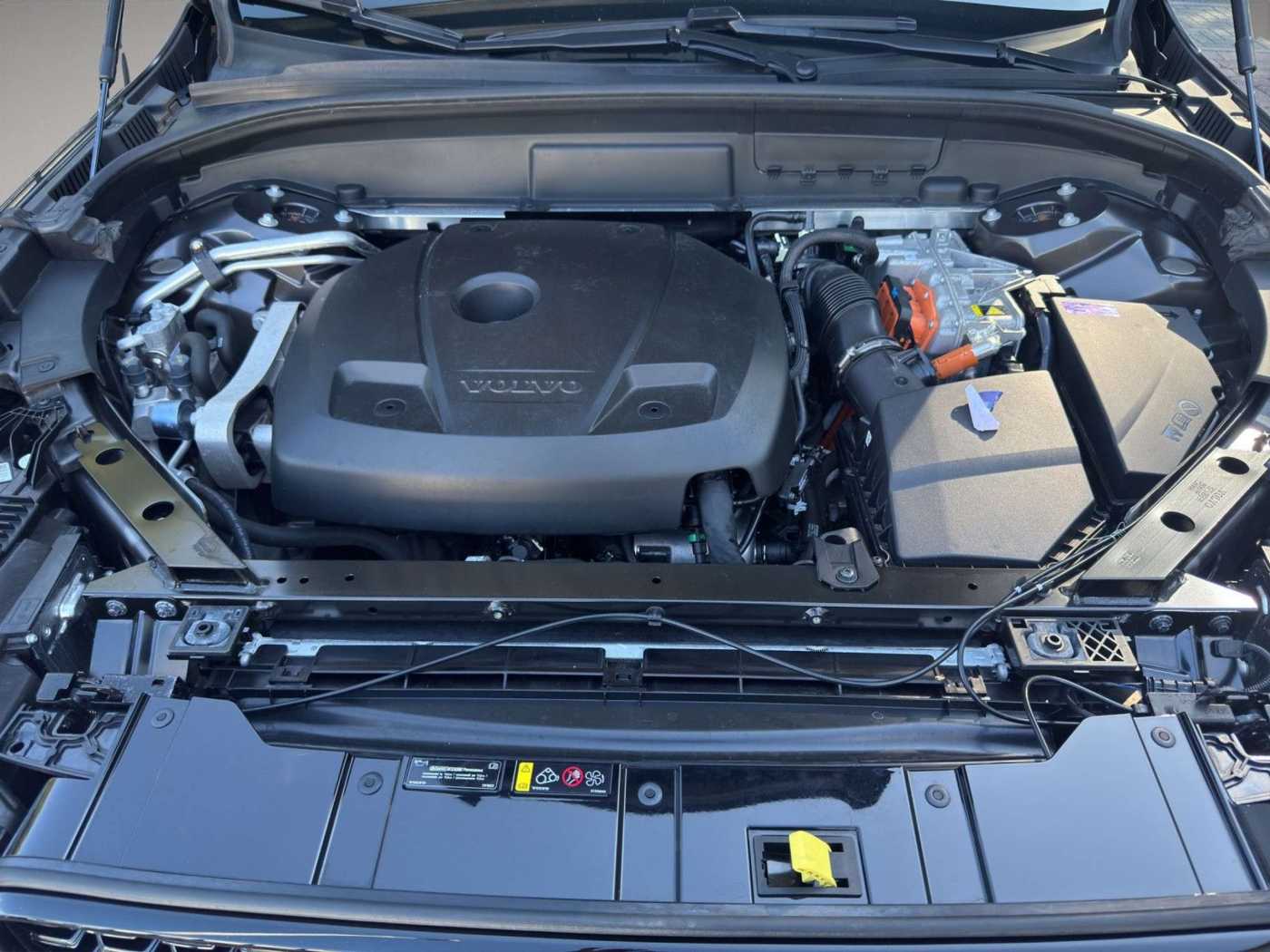 Volvo  T6 AWD Recharge Plus Dark