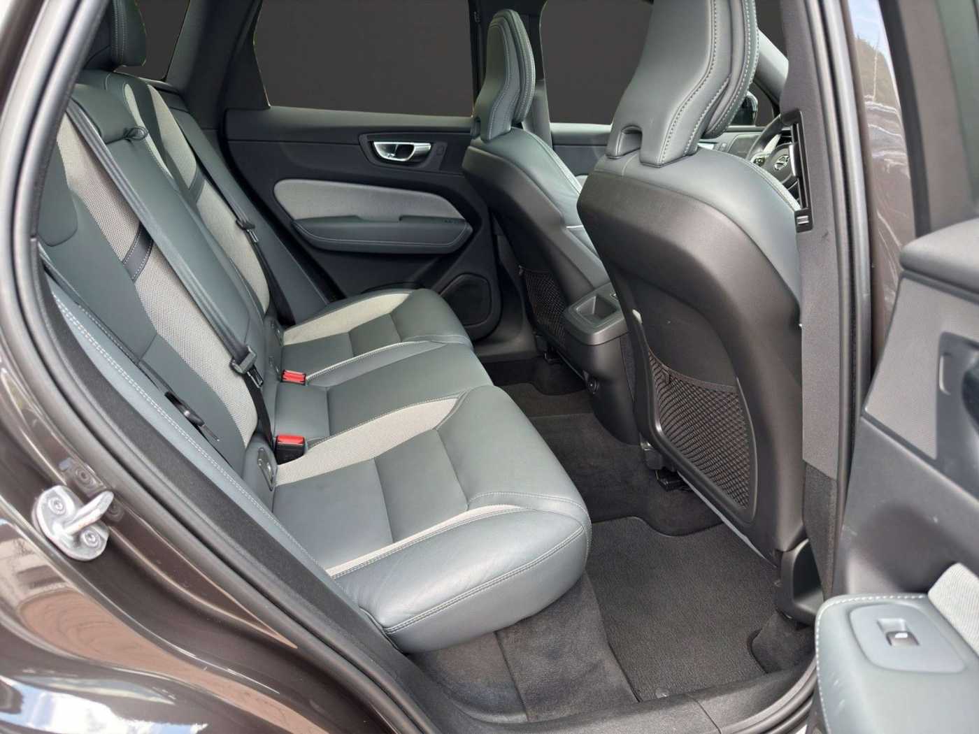 Volvo  R Design AWD