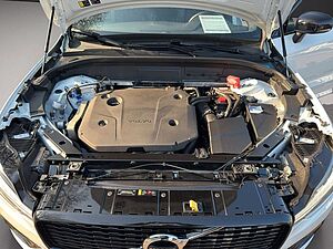 Volvo  B5 Diesel AWD R-Design