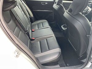 Volvo  B4 Benzin Plus Dark