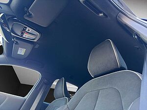 Volvo  Single Extended Range Plus Black Edition