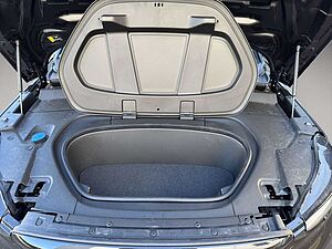 Volvo  Single Extended Range Plus Black Edition
