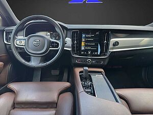 Volvo  B4 Diesel Momentum Pro