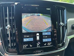 Volvo  B4 Diesel Momentum Pro
