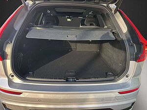 Volvo  B4 D AWD Plus Dark