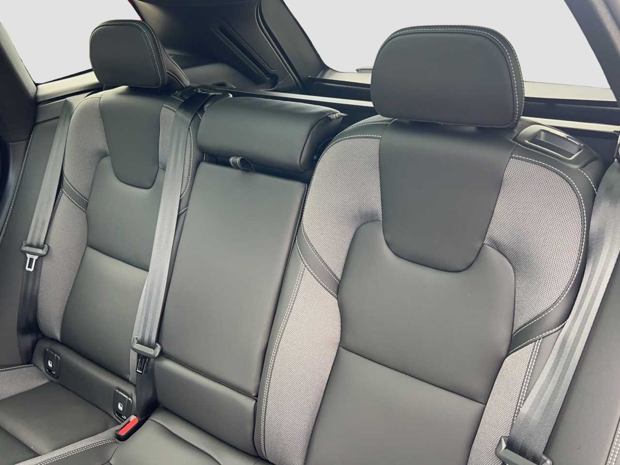 Volvo  XC60 Recharge Plus, T6 AWD Plug-in Hybrid, Elektrisch/Benzin, Bright