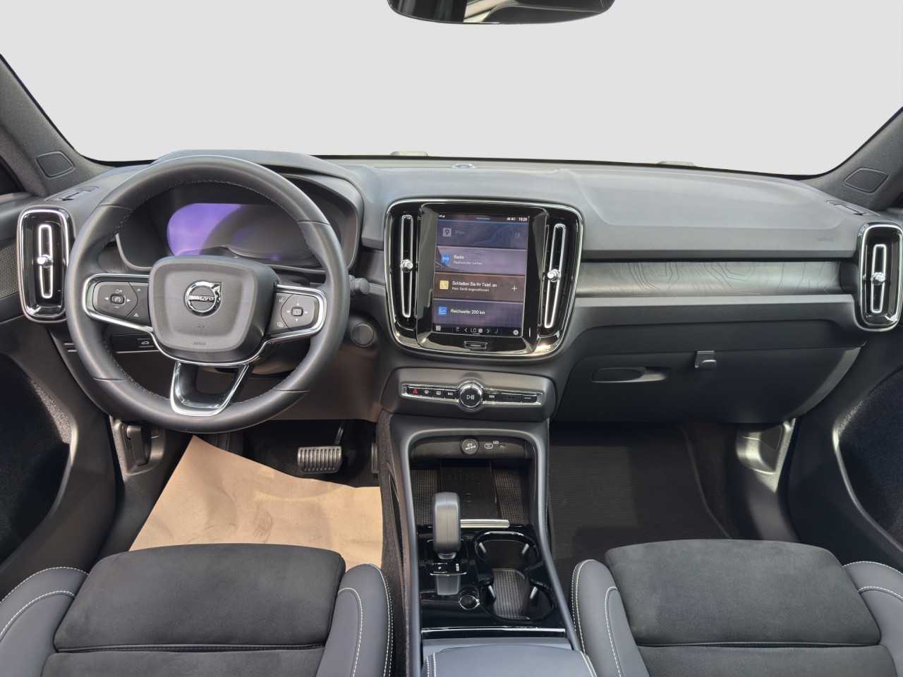 Volvo  C40