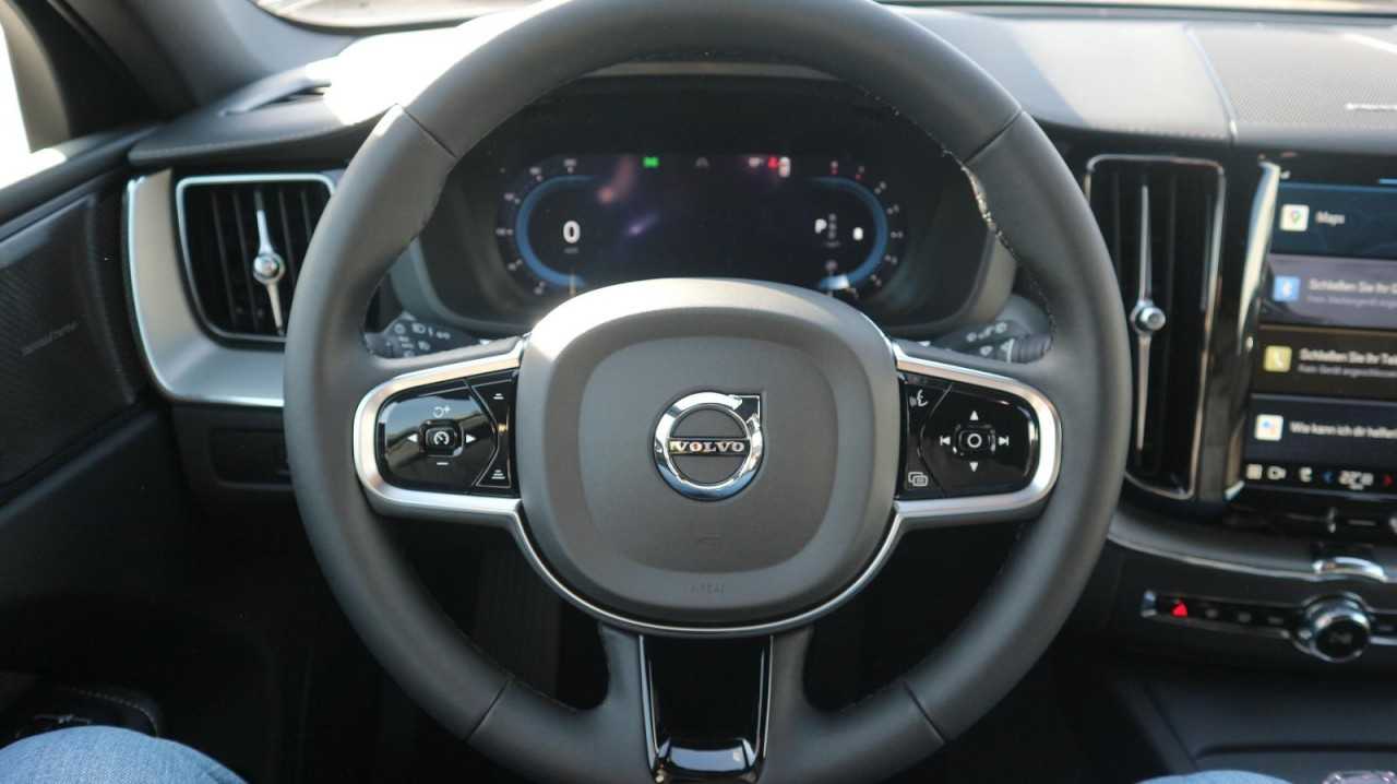 Volvo  XC60 Ultimate, B5 AWD Mild-Hybrid, Benzin, Dark