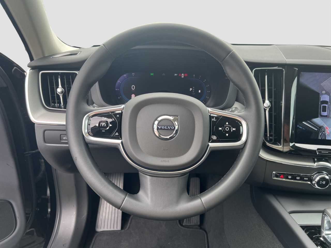 Volvo  XC60 Plus, B4 Mild-Hybrid, Benzin, Dark