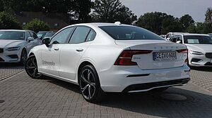 Volvo  S60 Plus, B4 Mild-Hybrid, Benzin, Dark