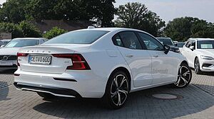 Volvo  S60 Plus, B4 Mild-Hybrid, Benzin, Dark