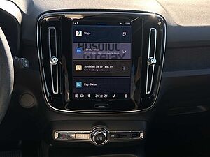 Volvo  XC40