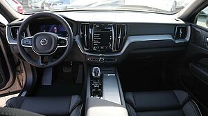 Volvo  XC60 Ultimate, B5 AWD Mild-Hybrid, Benzin, Dark