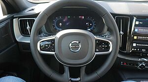 Volvo  XC60 Ultimate, B5 AWD Mild-Hybrid, Benzin, Dark