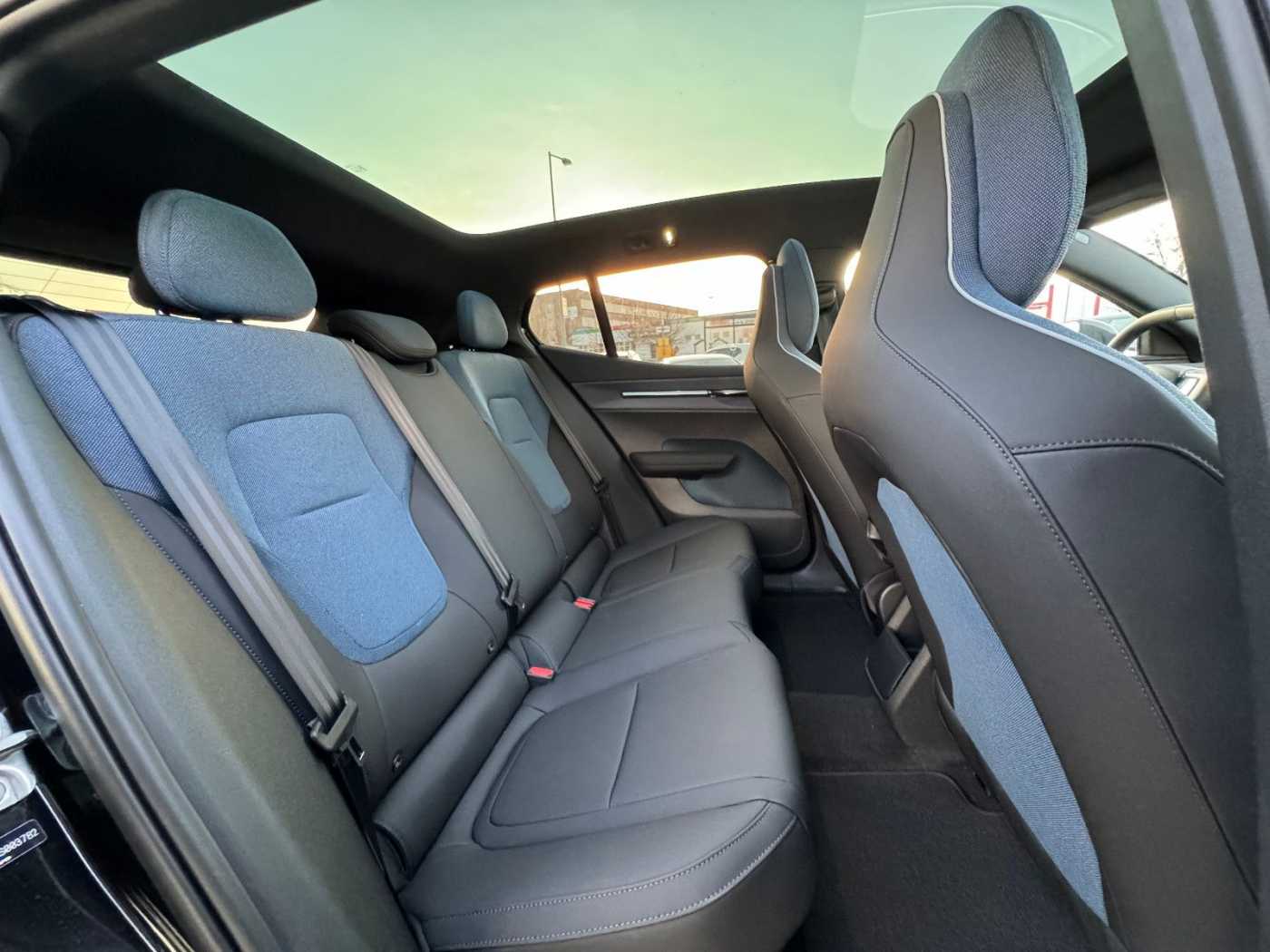 Volvo  Ultra AWD Twin Performance Pure Electric